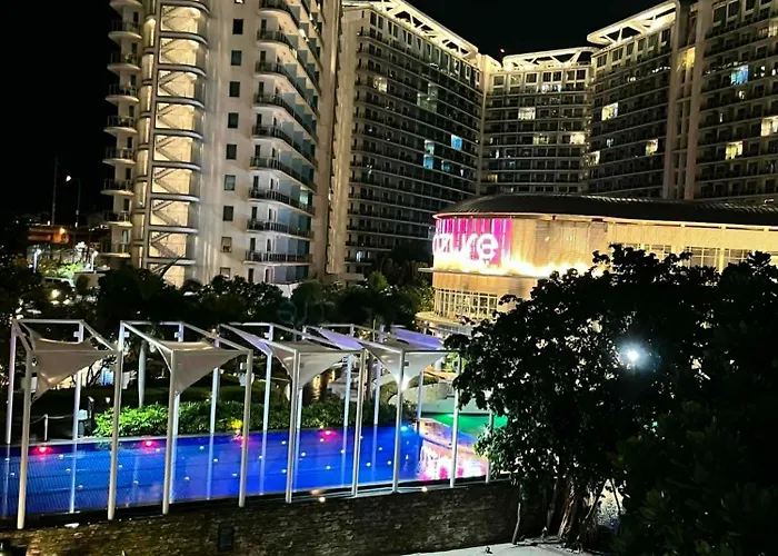 Aparthotel Azure Urban Staycation Wcg